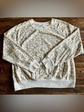 Old Navy Women’s Cream Leopard Print Pullover Sweatshirt Sz M/L EUC